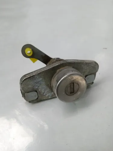 Cilindro da Fechadura Tampa Traseira Versa 2018 19 20
