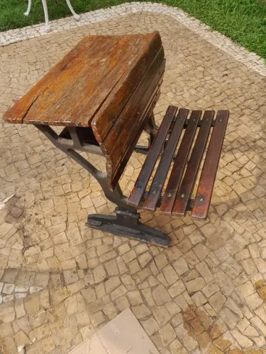 Carteira escolar antiga ferro fundido