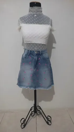 Saia jeans com detalhes flamingo