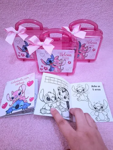 Maleta com livrinho personalizado pra festa Stitch