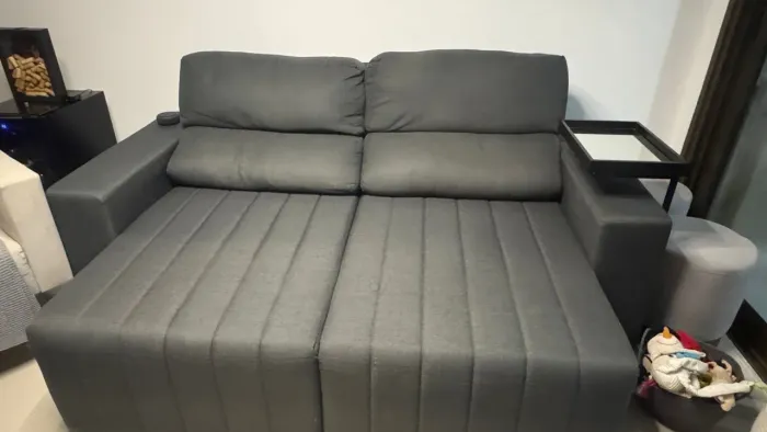sofá retrátil e reclinável 3 lugares dozy + mesinha lateral