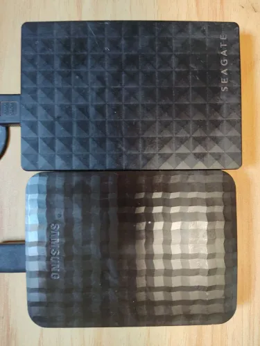 Vendo 2 HDs externos 1 e 2 terrabites