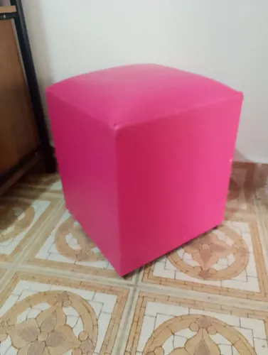 PUFF Rosa Tipo Banquinho quadrado