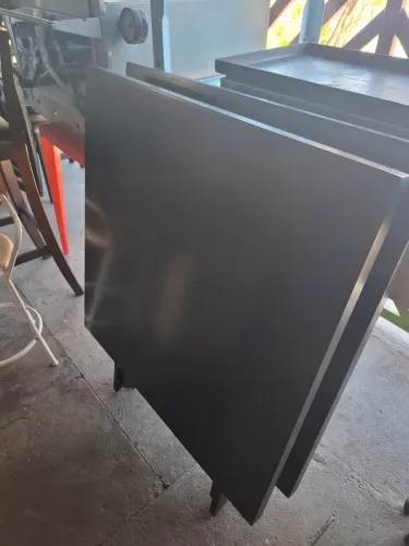 Mesa dobrável de madeira