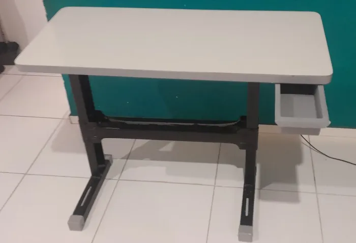 Mesa para Maquina, semi nova