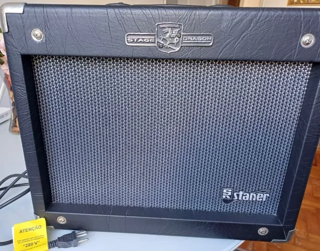 Vendo Amplificador para baixo Staner BX 100