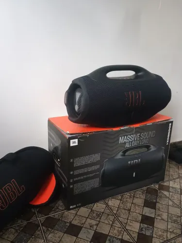 BOOMBOX 4