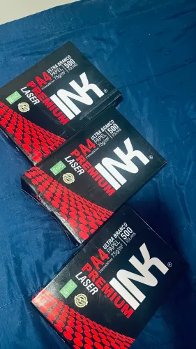 3 pacotes com 500 folhas de papel A4 fechado