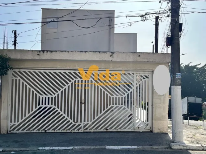 Casa à venda em Santo Antônio, Osasco | 2 dorms, 1 suíte