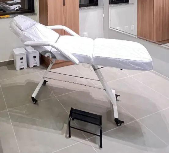 Maca Poltrona com Rodinhas - Branca ESTEK - com gavetas Semi Nova