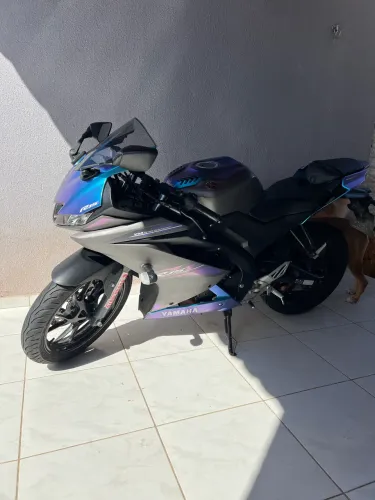 Yamaha R15 (Camaleão) 