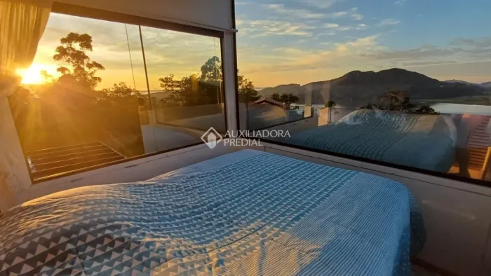Casa 2 dorm, 3 banheiros, Refúgio em meio a natureza em Imaruí - SC, conforto, tranqulidad