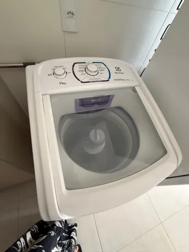 Máquina de lavar roupa Eletrolux 11kg ótimo estado de uso 
