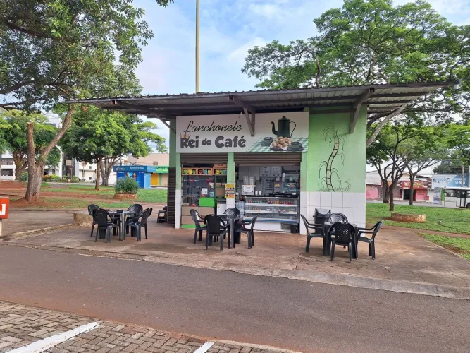 Vende se lanche único na praça, frente a hospital