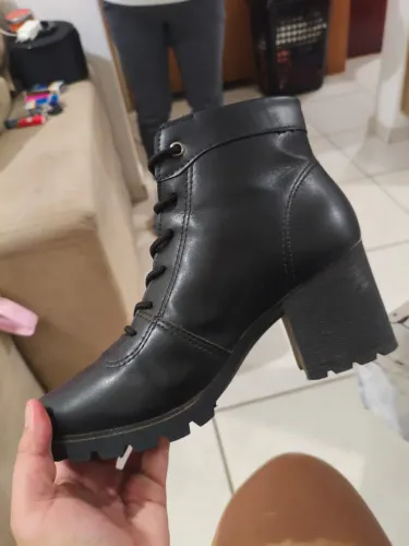 Vendo coturno dakota novo ou troco 