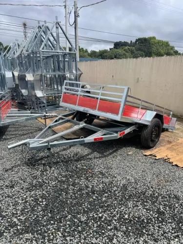 Reboque Basculante 550kg - Ideal para Carga e Descarga Direta