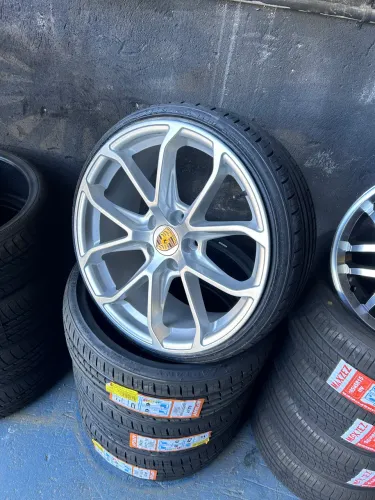 Rodas aro 18 5/113. Compatível com 5/112 e 114 pneus 195-35 novos 