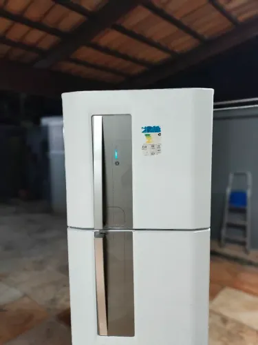 Geladeira Electrolux Frost Free 382 litros.