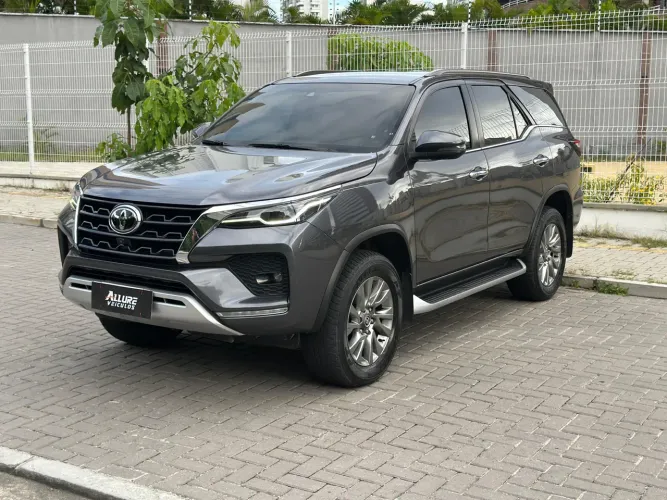 Toyota Hilux SW4 SRX 4X4 2.8 TDI 16V Dies. Aut. 2024