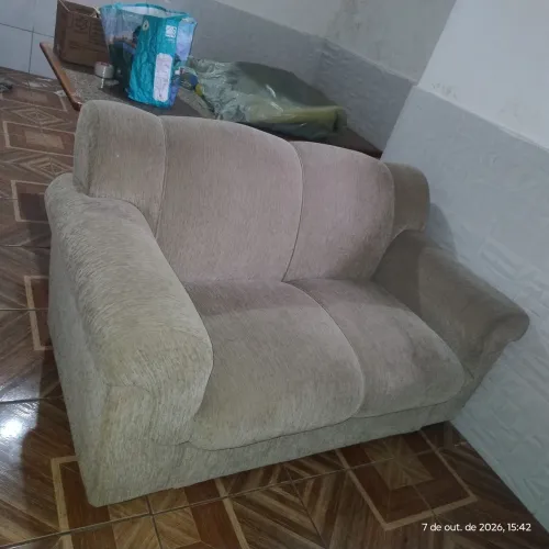 Sofá de dois lugares