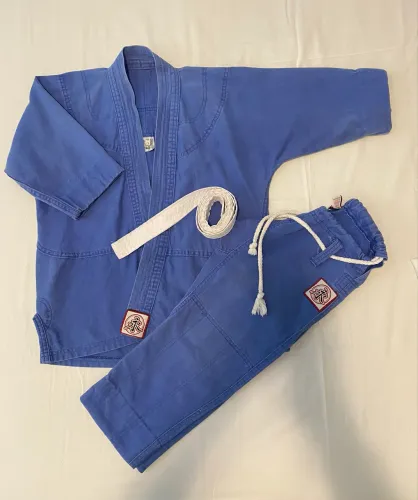Kimono infantil