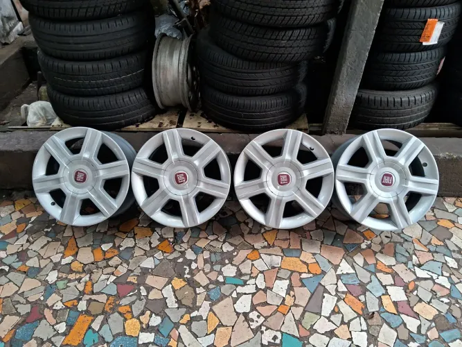 Jogo de rodas de liga leve aro 15/4 furos originais Fiat Punto Stilo e outros 