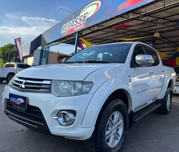 Mitsubishi L200 Triton HPE 3.2 CD TB Int.diesel MEC 2015