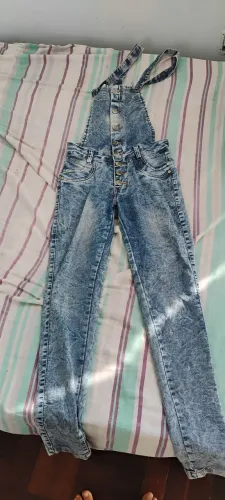 Jardineira jeans Tam 38