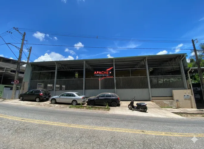 Galpão Comercial/Industrial para Aluguel em Ponte Nova - 312,32 m² no Bairro Vale Suíço
