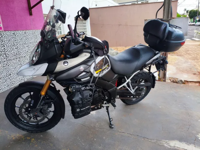 Suzuki V Stron 1000
