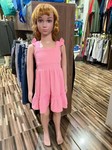 Vende manequim infantil menina de acrílico cor de pele