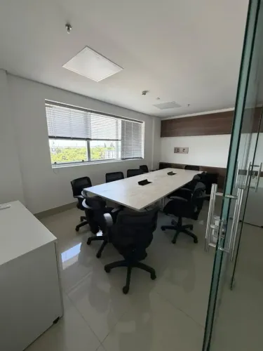 Cristal Tower Alugo sala mobiliada com 127 m2 no Adrianópolis