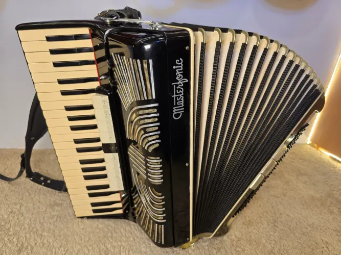 Acordeon Italiano Masterfonic 120 Baixos | 4ª Voz | Made in Italy + Estojo