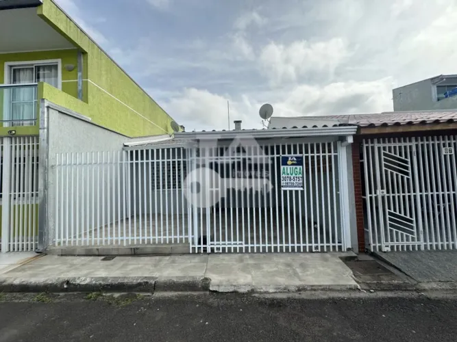 Casa Residencial com 2 quartos para alugar por R$ 2400.00, 60.00 m2 - SITIO CERCADO - CURI