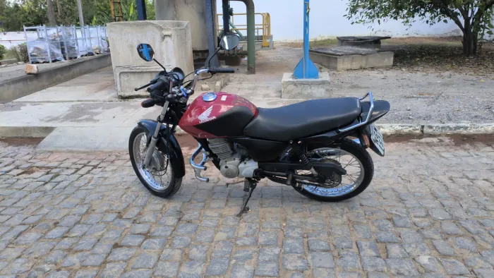 Vendo moto CG 150 2006 pedal