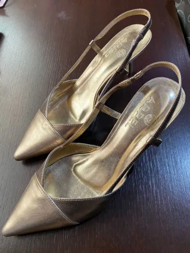 Scarpin Salto Fino - Nº 35
