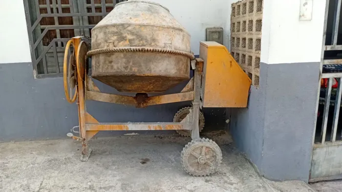 BETONEIRA À VENDA
