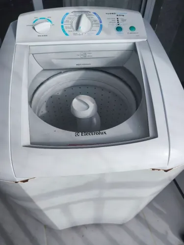 Vendo Máquina de Lavar Eletrolux 9kg Turbo Economia, em perfeito estado de funcionamento 