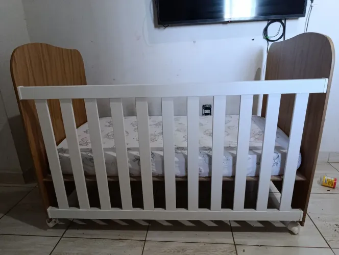 Berço Americano semi-novo 