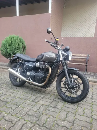 Street twin 900