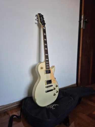 Guitarra Les Paul strinberg