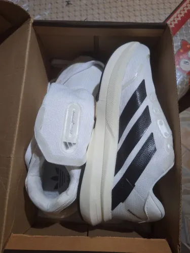 Tênis Adidas 