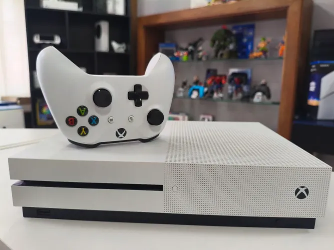 Xbox One S - 1 Terá (LOJA FÍSICA)