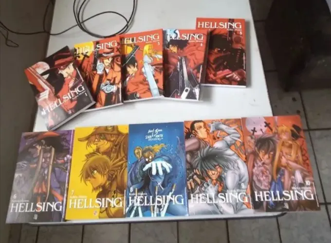 COLEÇÃO Completa de HELLSING - 10 EDIÇÕES 