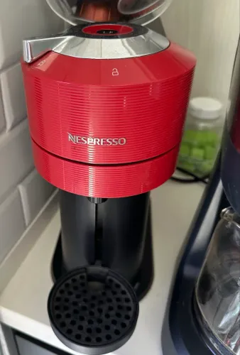 Máquina Nespresso Vertuo cafeteira vermelha cereja