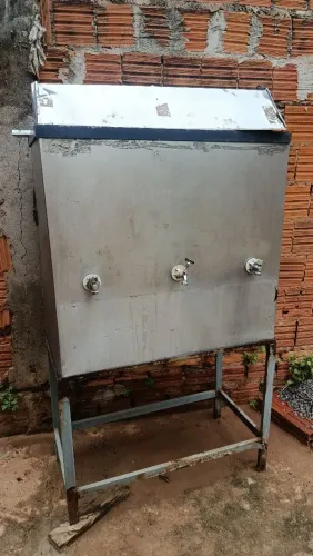 Bebedouro Industrial em Aço Inox - 3 Torneiras (Usado)