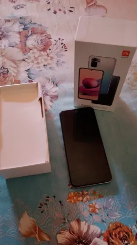 Celular semi novo