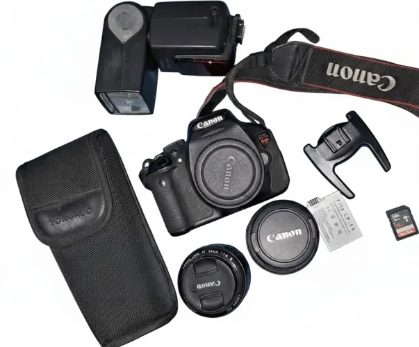 Câmera Canon T3i mais Kit...