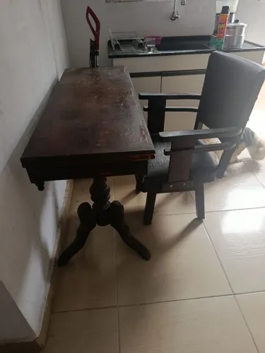 Conjunto de mesa e de cadeira vintage