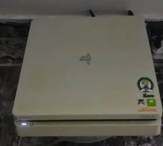 Vendo PS4 branco modelo Slim, 500gb